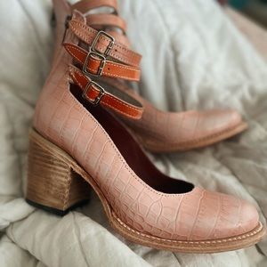 RANDI Freebird Heels